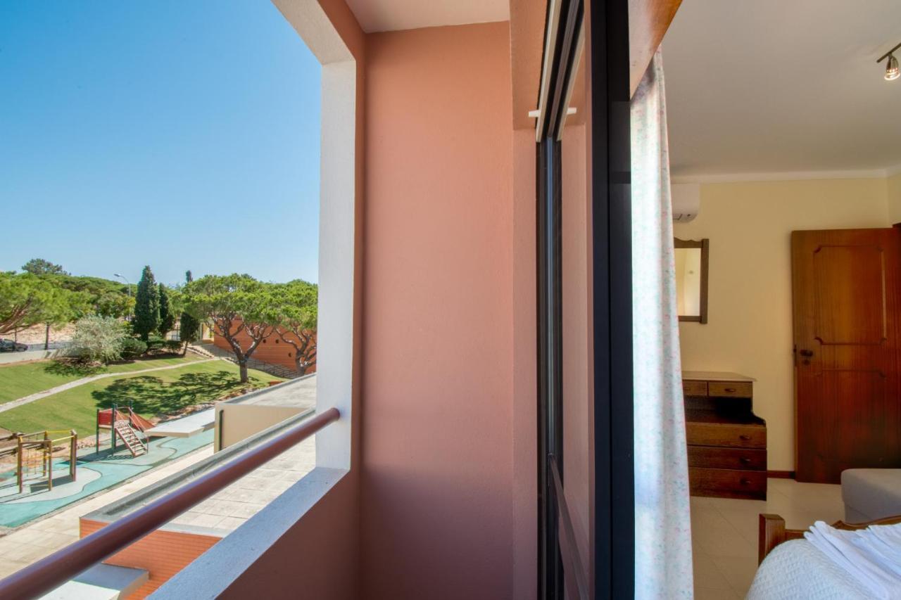 Apartamento Sao Pedro Do Mar Quarteira Eksteriør billede